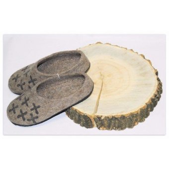 Войлочные домашние  тапочки (Крестовик)